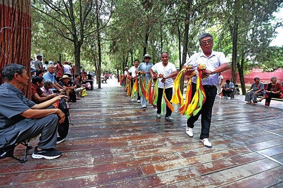周口太昊陵千年民俗表演迎“小年”