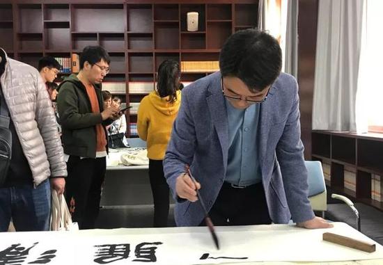 乔延坤现场创作