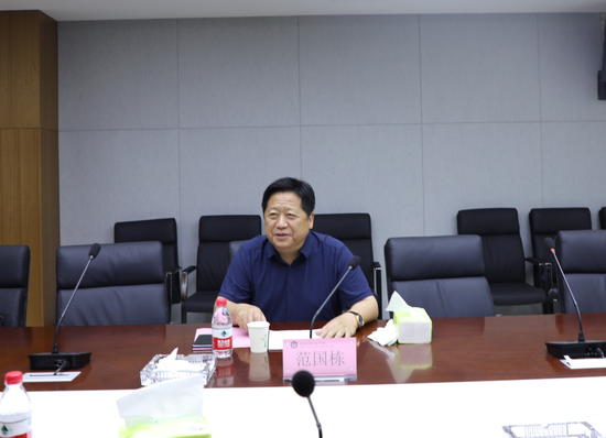 长垣烹饪职业技术学院董事长范国栋在会上讲话