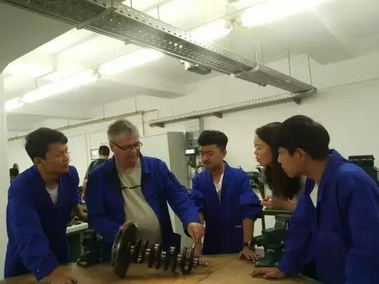 弘扬大国工匠 成就出彩人生 郑州财经技师学院