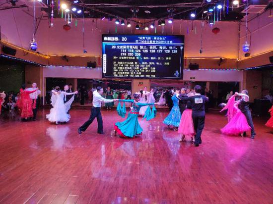 金水区“炫舞飞扬﹒舞动金水”第三届全民健身交谊舞公开赛圆满落幕