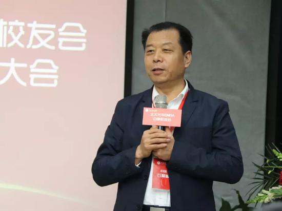 新任会长石聚彬先生致辞