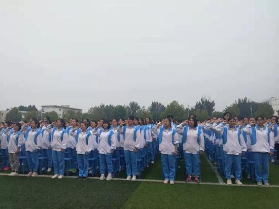开封高中2019-2020学年秋季开学典礼在学校操场隆重举行