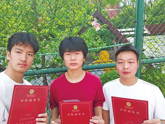 兑现约定！河南三学子携手考入国防科大 从同窗到战友