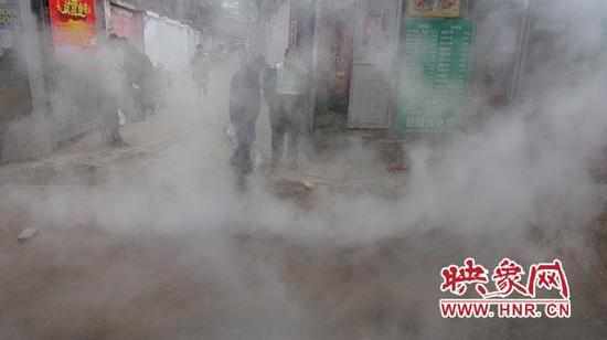 暖氣管爆裂現(xiàn)場(chǎng)