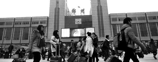 郑州火车站东西广场通道公示几年仍未建