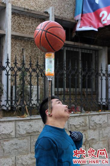 “一棍一球走江湖，以天為蓋地為廬”，這是夏思軍妹妹寫給他的詩。