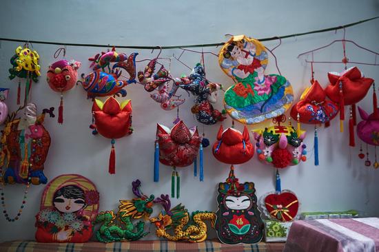 张艳的香包作品