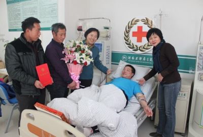 王爭(zhēng)氣的家人全力支持他捐獻(xiàn)造血干細(xì)胞