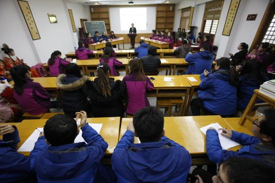 清明上河園上演“唇槍舌戰(zhàn)”