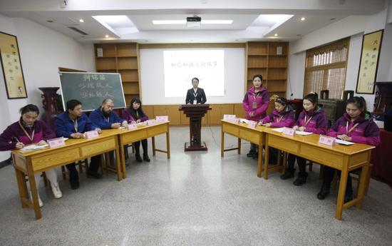 清明上河園上演“唇槍舌戰(zhàn)”