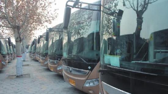 新進的53臺插電式混合動力公交車