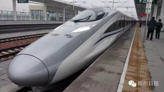 記者體驗(yàn)鄭機(jī)城鐵。