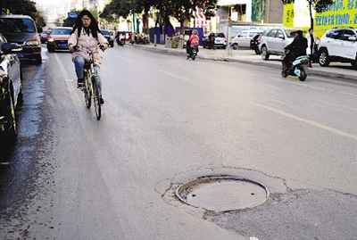 郑州商城路东明路顺河路将大修 窨井盖下沉致