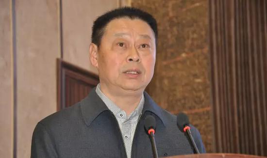 河南省卫生计生委副主任曲杰在河南省介入医学科普委员会成立大会上致辞