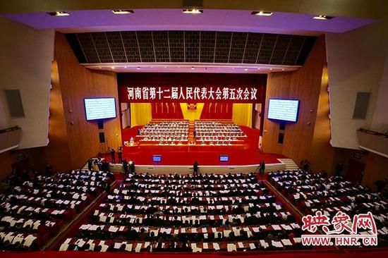 河南省十二届人大五次会议开幕 谢伏瞻作政府