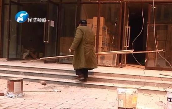 八旬老夫妻打工，萬元工資未結。