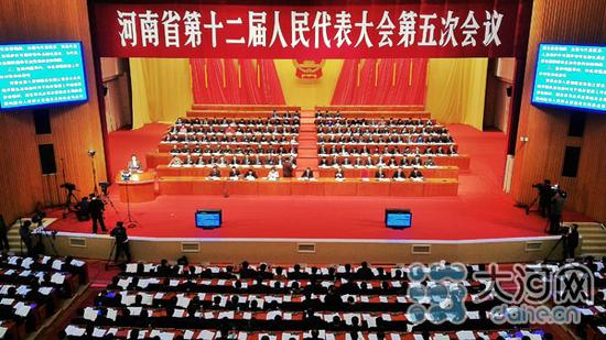 河南省十二届人大五次会议第二次大会现场 