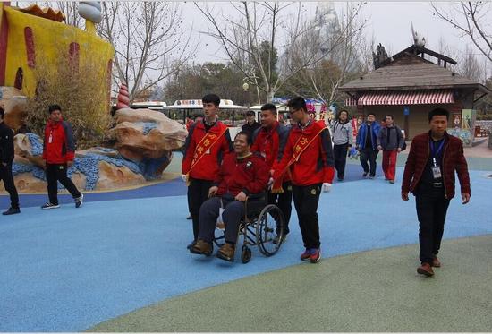 鄭州方特助力大愛鄭州 雷鋒精神溫暖全城 