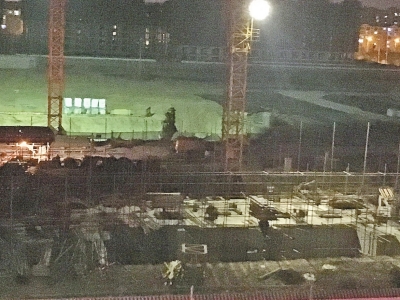 该楼盘夜间仍施工