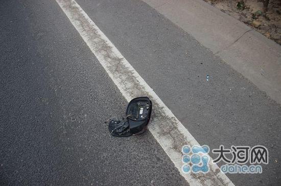 現場遺落的倒車鏡