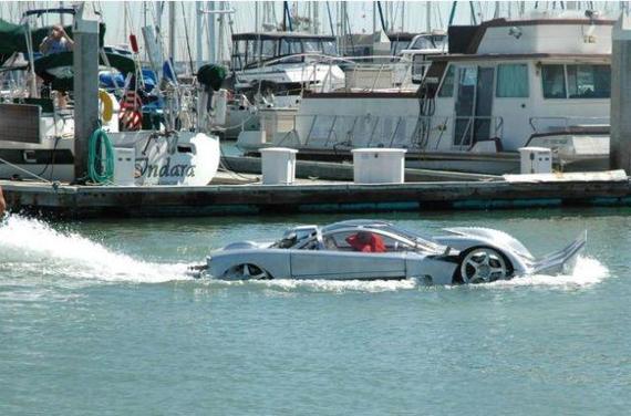 就差上天了 国外男子自制跑车引土豪收购_郑州