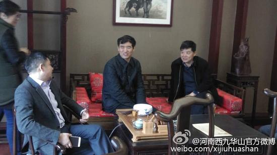  參評領導就評選規則展開討論