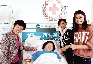 年龄最大志愿者捐生命种子救女童