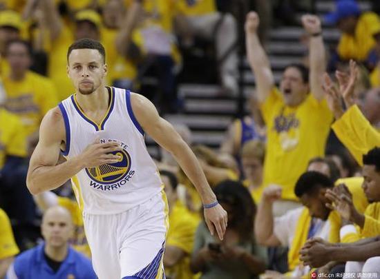 库里再次缺训今日出战存疑 脚踝仍在接受治疗