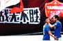 哈维尔和麦克格文庆祝进球
