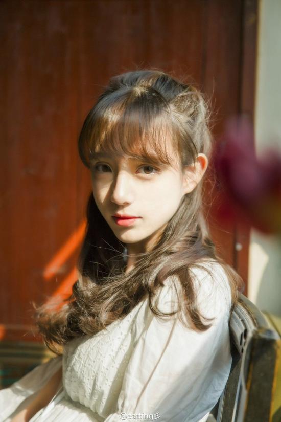 北邮校花唯美写真 气质纯净如画中仙子_焦作频