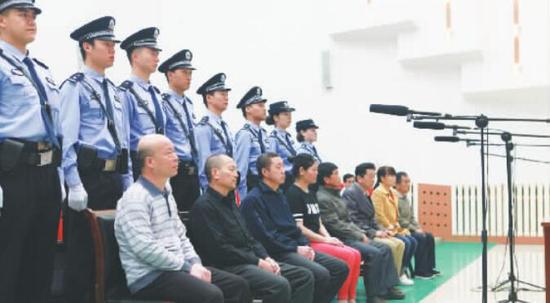 义昌大桥爆炸案8名被告在庭审现场