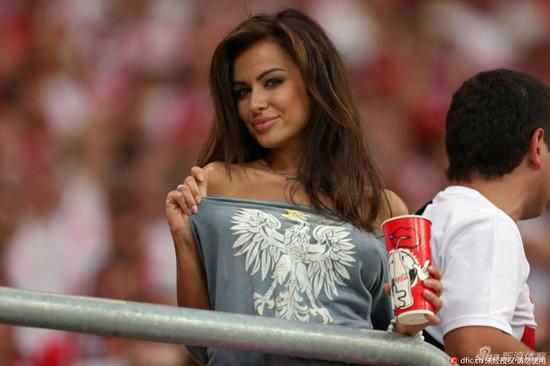 盘点历届欧洲杯波兰美乳球迷_焦作频道