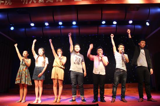 郑州信息科技职业学院工商管理学院举办学生顶