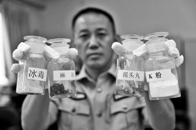 很多年轻人倾向于新型的合成毒品,这些毒品对神经系统有极大损害。