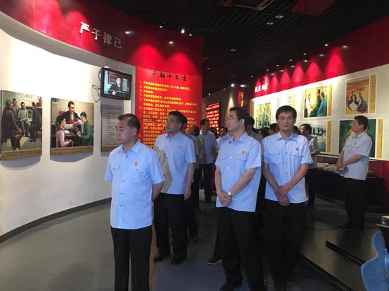 参观焦裕禄同志纪念馆