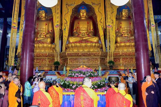 西九华山妙高禅寺迎奉佛舍利 引万千香客礼佛