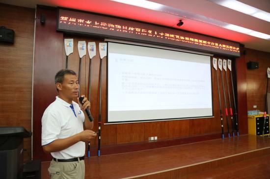 郑东新区首届赛艇文化夏令营开营