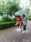 新乡今夜仍有大到暴雨 民警在齐腰深水中执勤