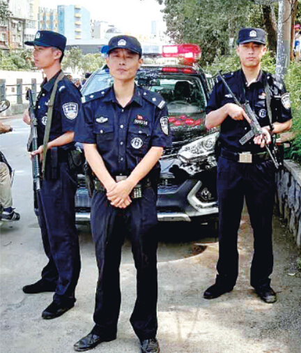  救人的3名特警 