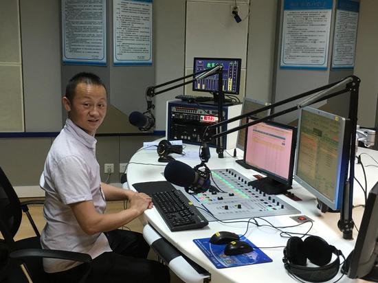 王相鋒走進直播間