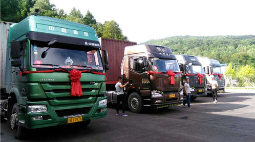 白山富德集团向灾区捐赠150吨天然泉水