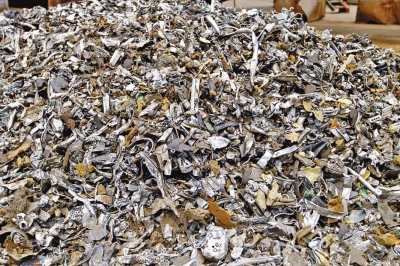 直擊報廢黃標車“變廢為寶”全過程