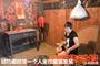 邱巧媚经常一个人坐在屋里发呆。京华时报记者 韩林君 摄
