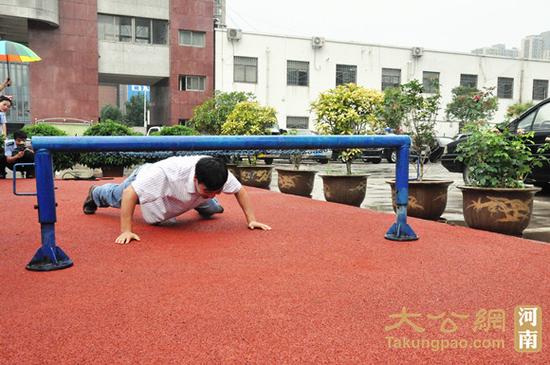 網友體驗特警訓練日常