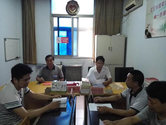 巩义市回郭镇人民调解委员会调解员李玉和--身