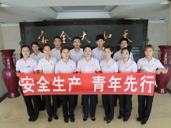 郑州客运段团委组织团员青年来到郑州机务段青年安全警示教育基地参观学习