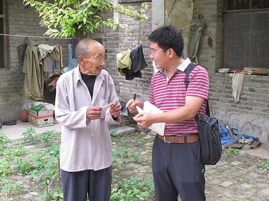 第一書記陳召起心系群眾