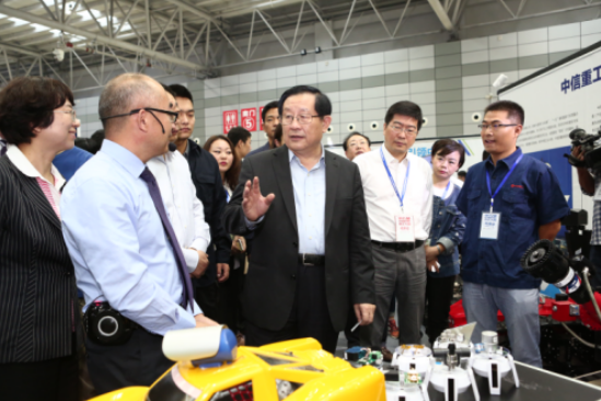 第五届中国双创大赛开幕 科技部万钢部长出席