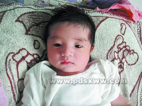 婉如被民警送到市福利院時的照片